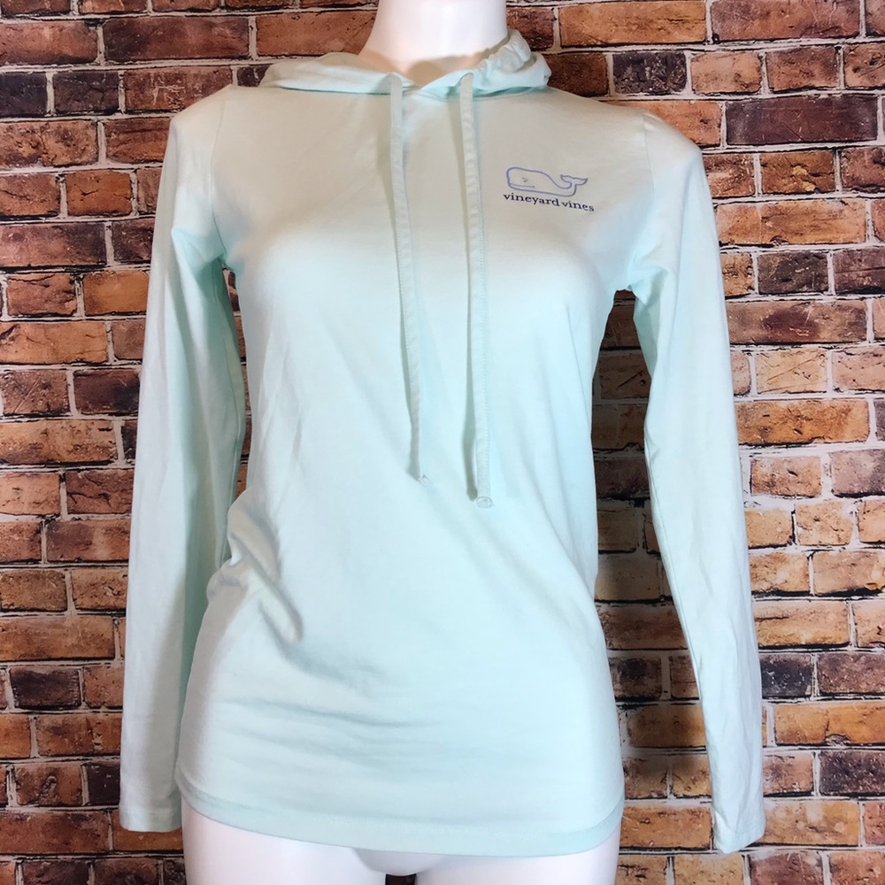 🐳 Vineyard Vines long sleeve hoodie